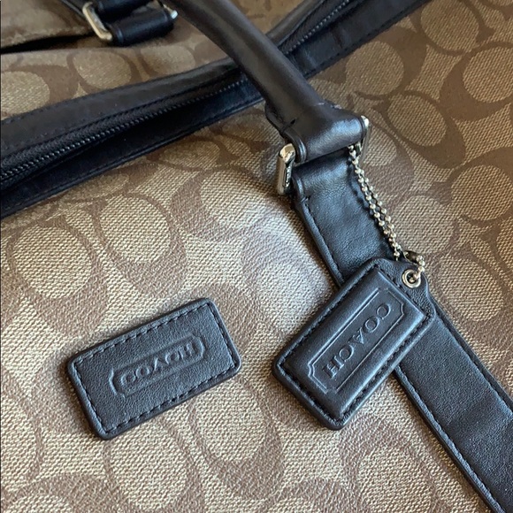 Coach Duffel Bag - Comes with matching wallet - Picture 3 of 8